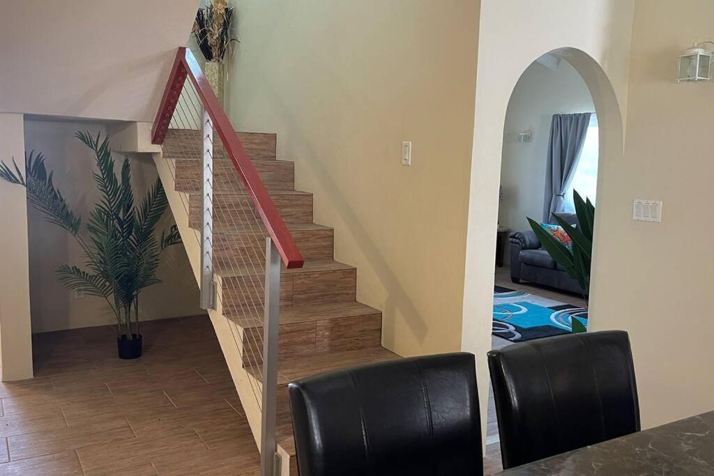 The Pearl - Spacious Air Conditioned 3Bd, 2Bth Villa With Gorgeous Views Old Road Exterior foto